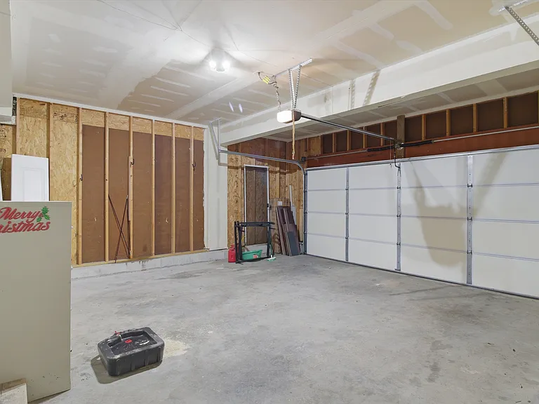 138 Celebration Ct — Photo 15