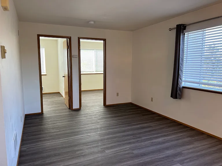 4550 7th Ave NE #301 — Photo 3