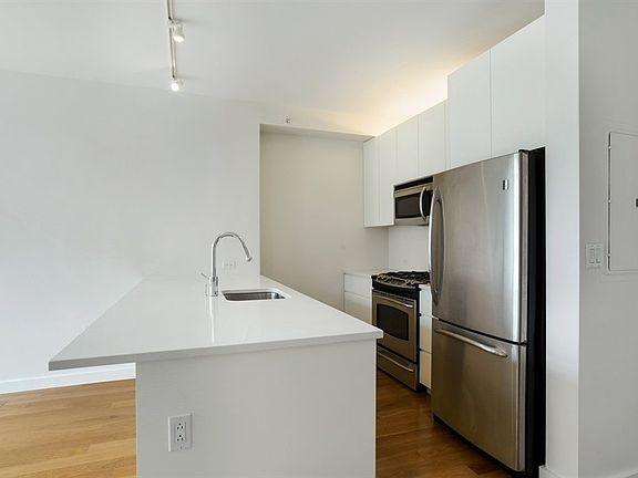 3rd image of 189 Schermerhorn St APT 18G