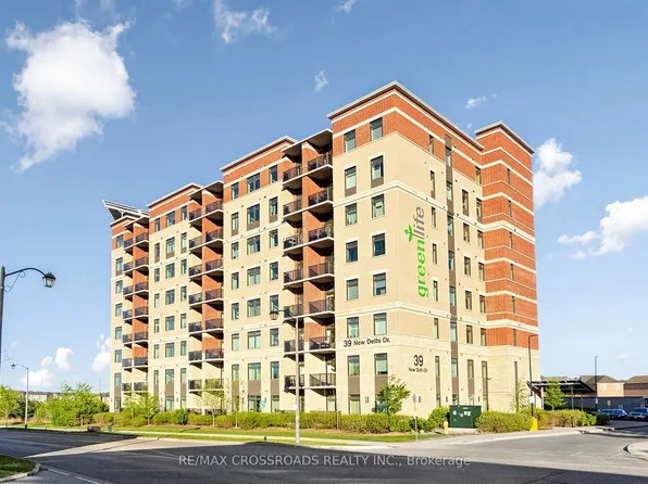 39 New Delhi Dr N #222, Markham, ON L3S 0E1