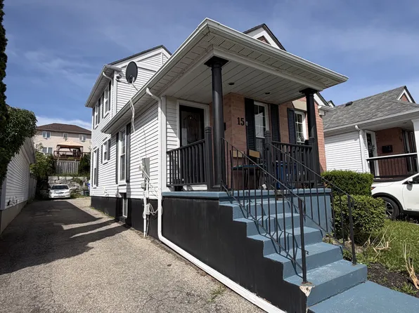 15 Milfoil Cres #B, Kitchener, ON N2E 3L2