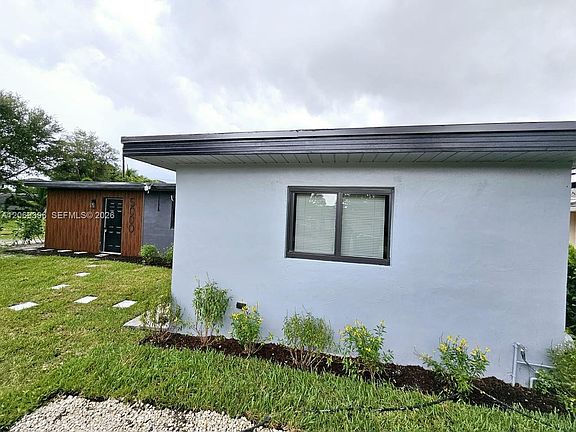 5th image of 5000 SW 26th Ave