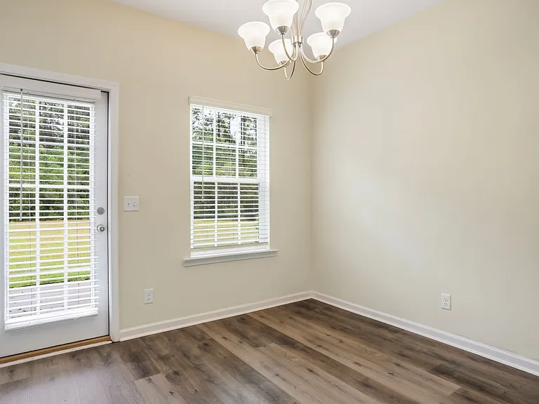 572 Brightleaf Cir — Photo 7