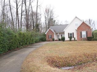 205 Secretariat Ct, Raeford, NC 28376