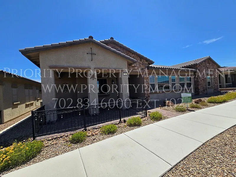 2 bed, 2044 sqft, $2,405 — Photo 2