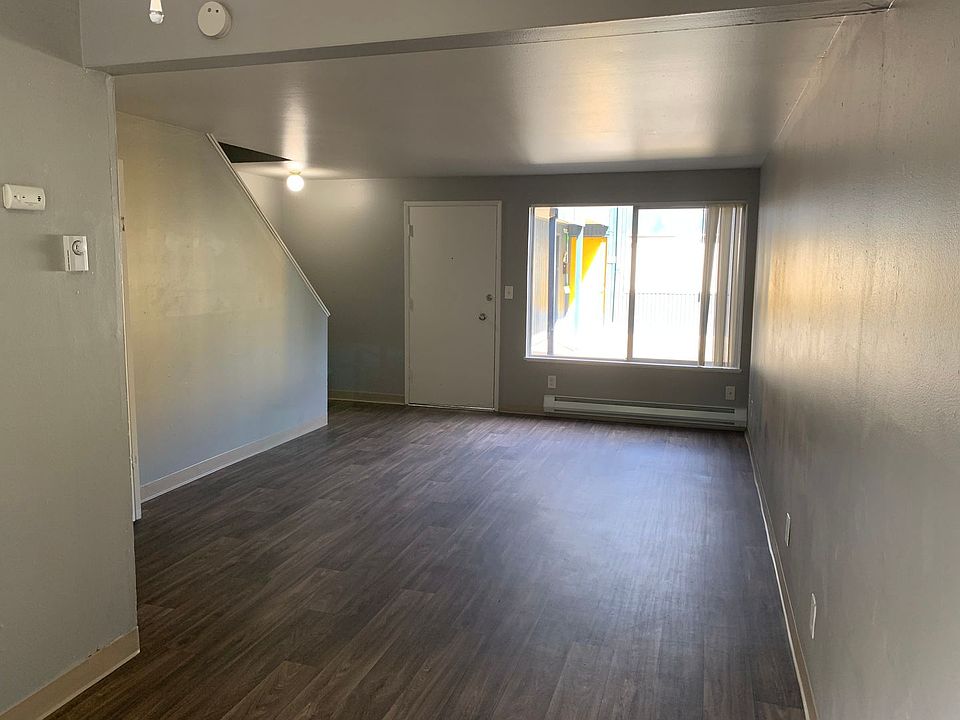 1st image of 2727 NE 125th St #5