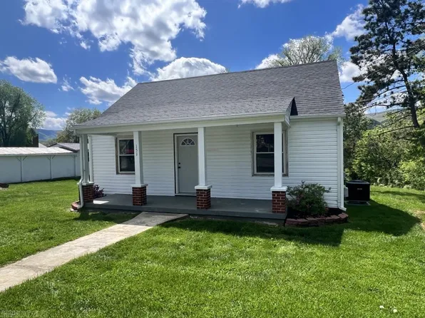 151 Woodland Ave, Narrows, VA 24124