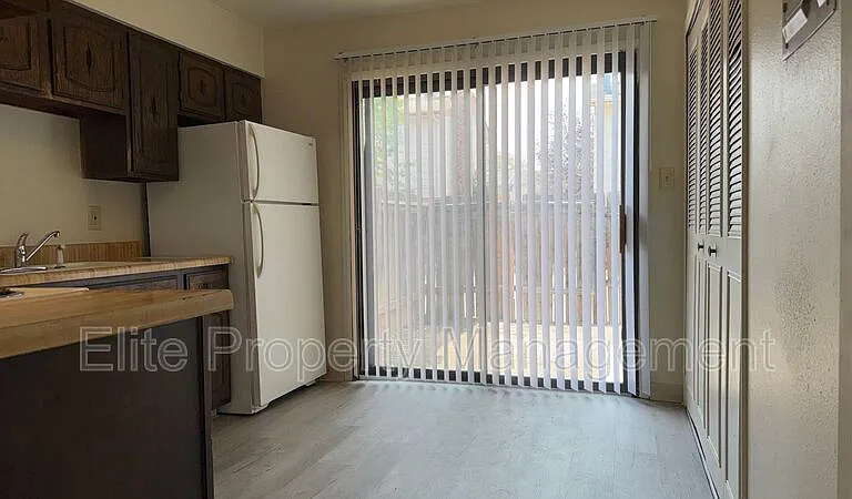 25 Royal Crest Dr #A — Photo 5