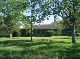 908 Northgate Rd, Victoria, TX 77904
