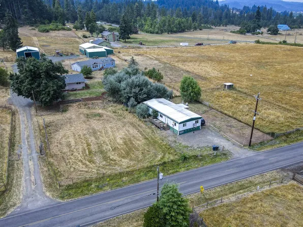 82784 Howe Ln, Creswell, OR 97426