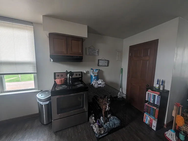 118 N Main St #4 — Photo 4