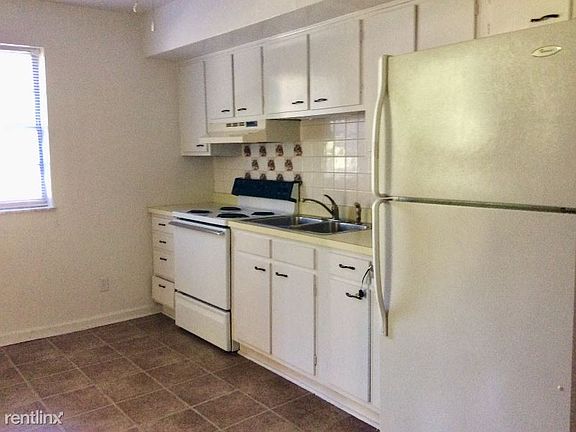 2nd image of 2021 Saint Michael Dr APT 2