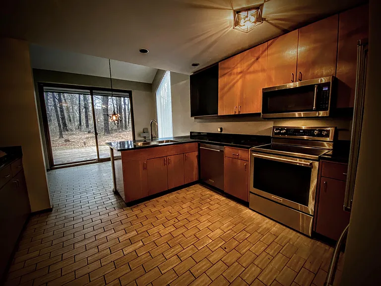 7S560 Donwood Dr E — Photo 5