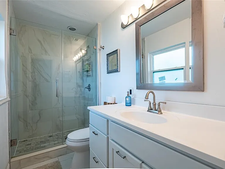 401 Bullard Pkwy — Photo 14