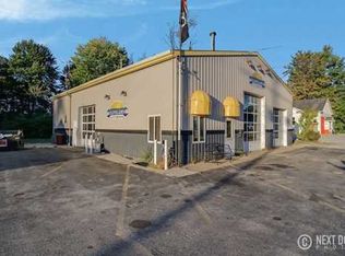 14747 Cleveland St, Spring Lake, MI 49456