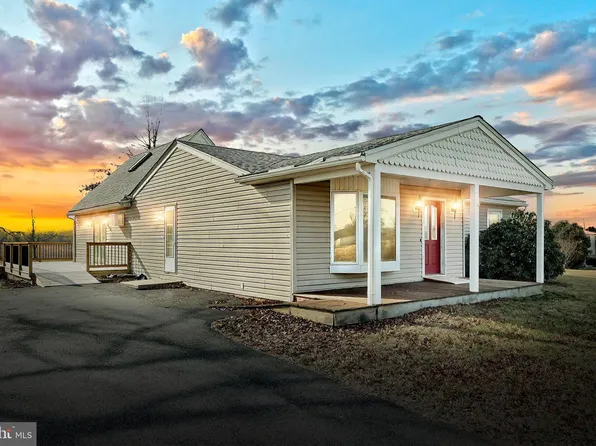 646 Railroad Ln, Orrtanna, PA 17353