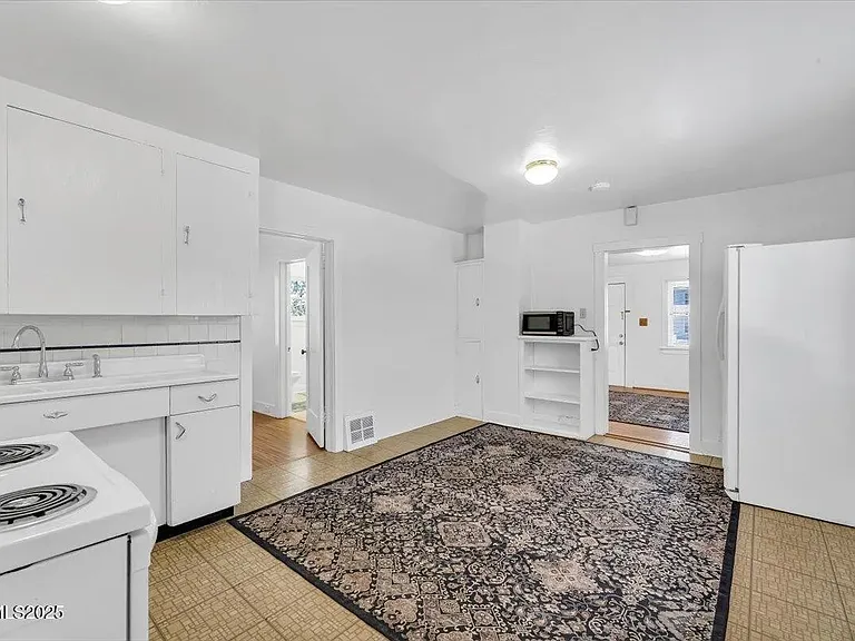 1145 Seminary Ave — Photo 14