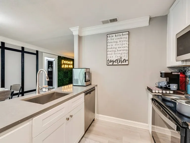 Circle Dr — Photo 25