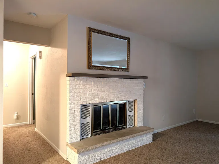 2408 S Gladys Ave — Photo 8