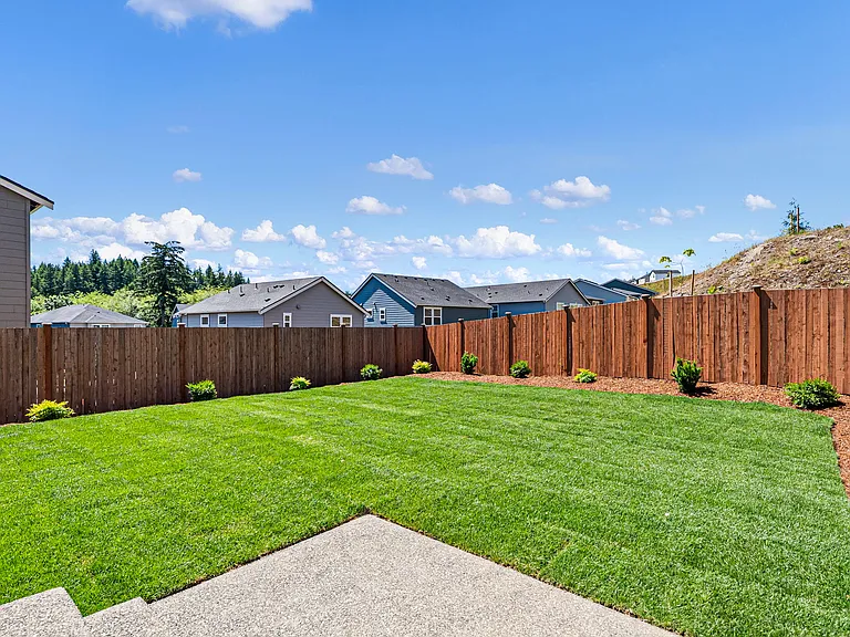 1006 SW Pendleton Way — Photo 2