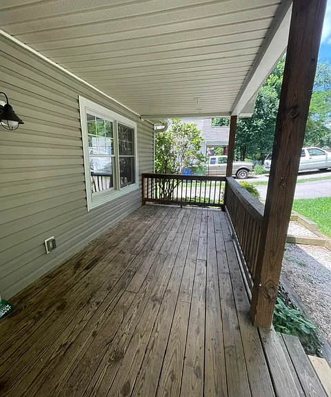 30 Lamb Ave — Photo 2