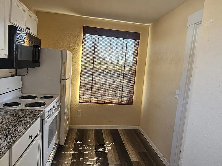 3311 Hueco Ave — Photo 2