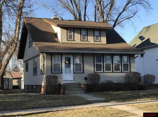 712 Maple St SW, Sleepy Eye, MN 56085