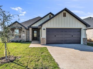 2911 Captain Ct, Bryan, TX 77808