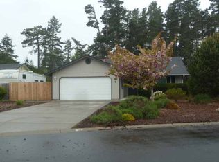 9 Park Village Dr, Florence, OR 97439