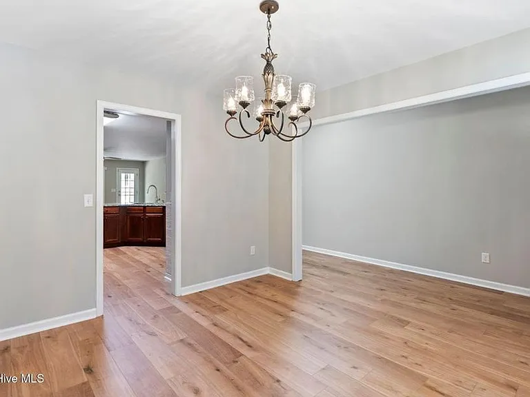 3912 Willowick Park Dr — Photo 3