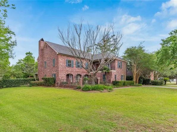 4 Forest Oaks Dr, New Orleans, LA 70131
