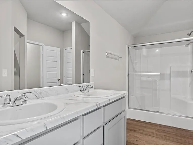 571 N Pecan St — Photo 7