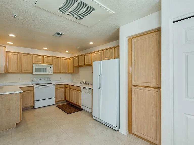15225 N 100th St #2200 — Photo 35