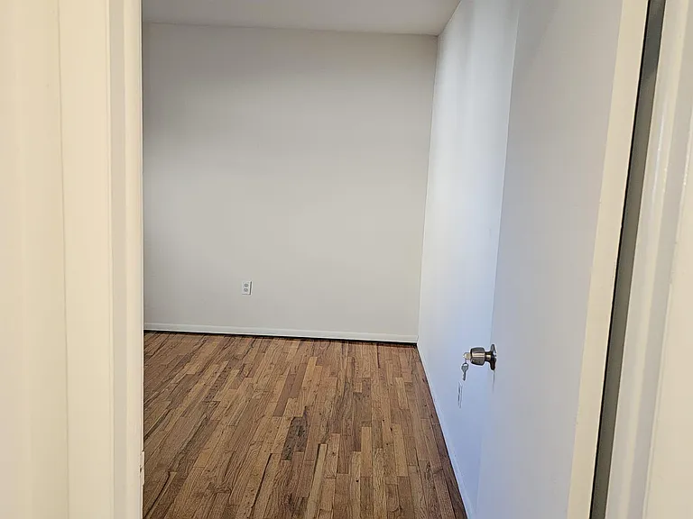 200 Main St #14 — Photo 6