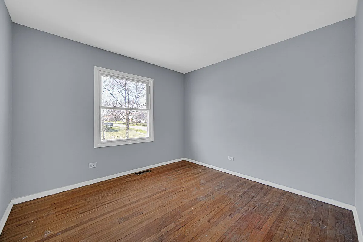 Building Photo - 548 Regent Rd