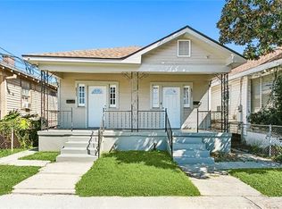 8933 Apple St, New Orleans, LA 70118
