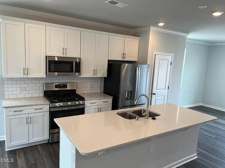 642 Gimari Dr — Photo 18