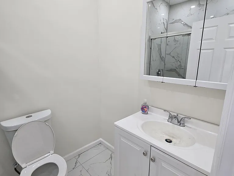 612 Richmond Rd #2 — Photo 23