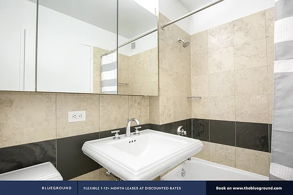 Rented by The Blueground | media 12