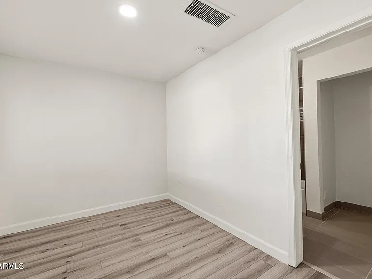 2219 N 74th Pl — Photo 17