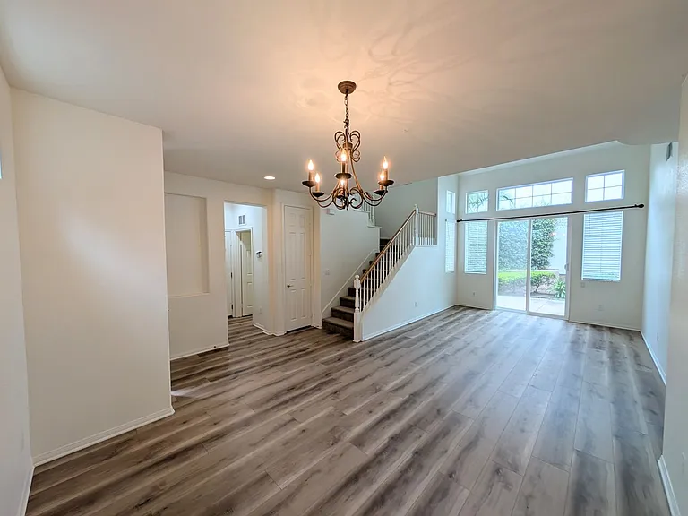 5571 Foxtail Loop — Photo 4