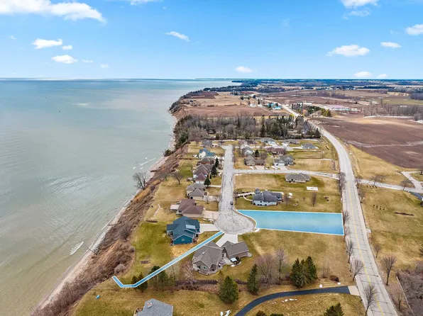 Sundancer Ln #4, Kewaunee, WI 54216