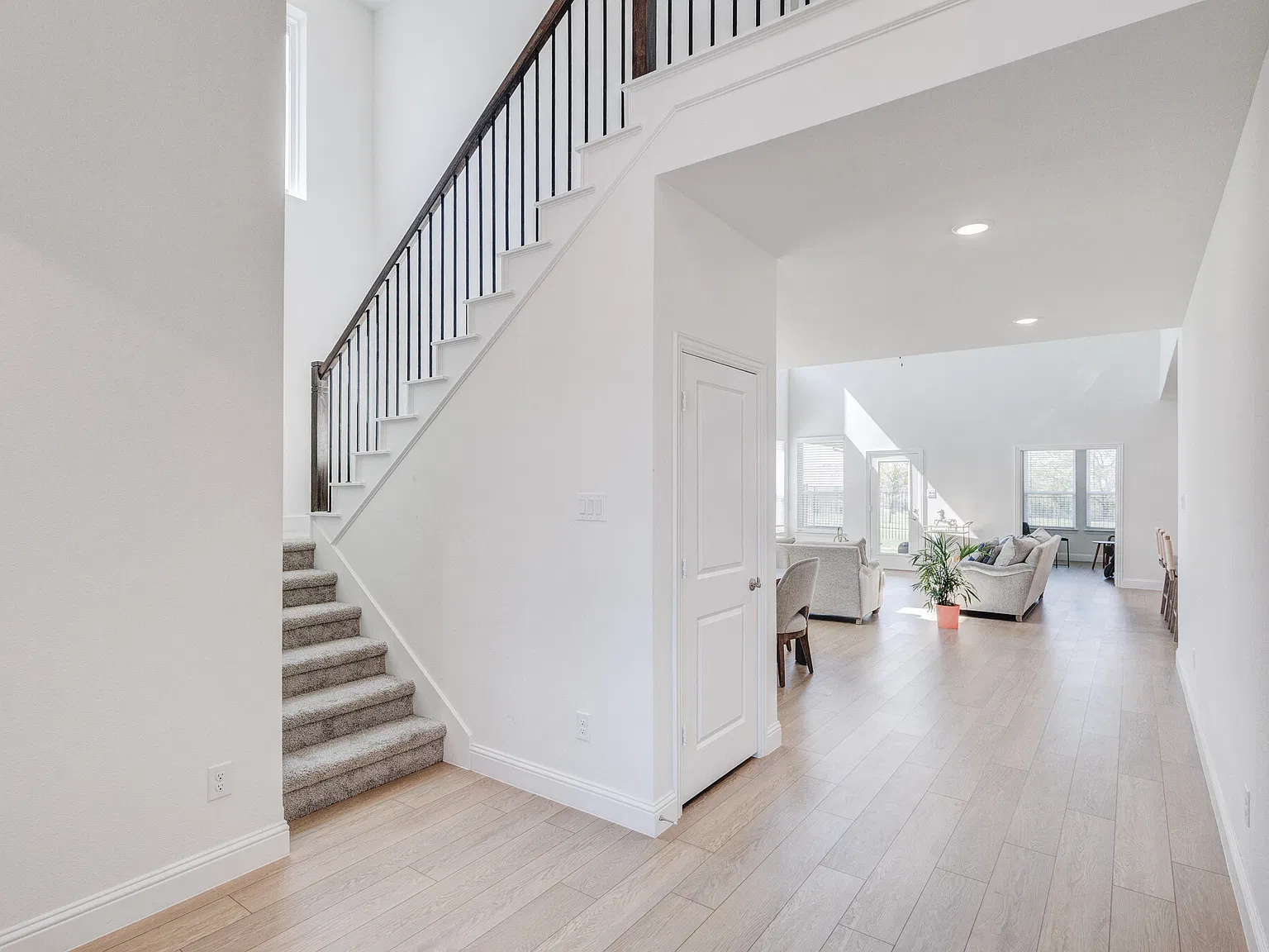 5 bed, 2932 sqft, $3,299 — Photo 4
