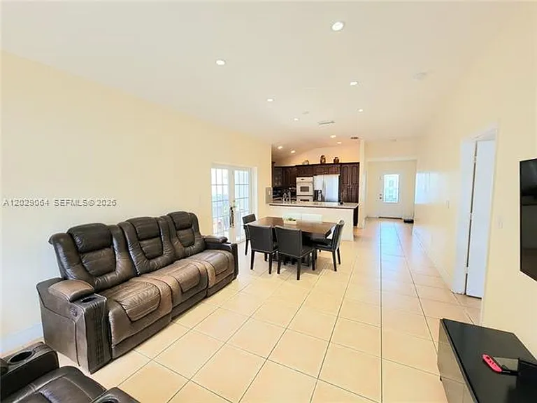 5267 NW 186th Ln — Photo 13