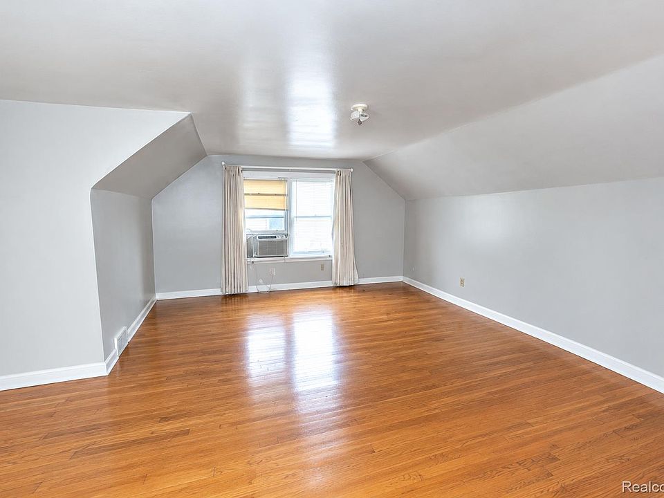 13th image of 13401 Hartwell St
