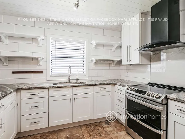 6708 Commodore Way — Photo 2