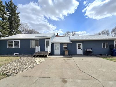 401 Maple Ave SE, Highmore, SD, 57345