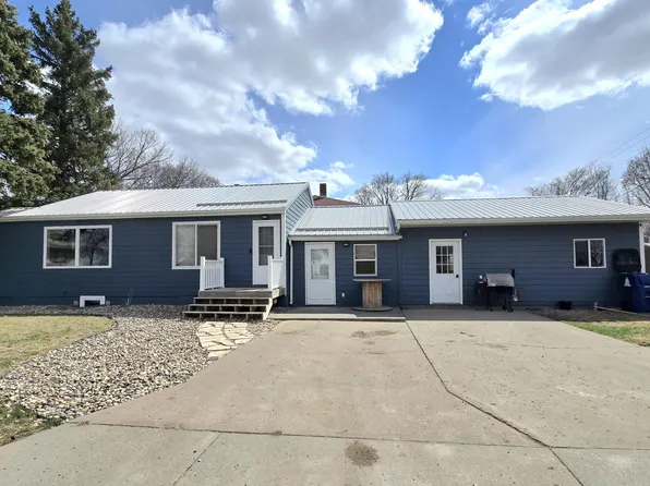 401 Maple Ave SE, Highmore, SD 57345