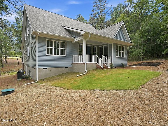 2nd image of 148 Cardinal Lane