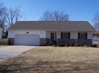 563 Clover Dr, Edwardsville, IL